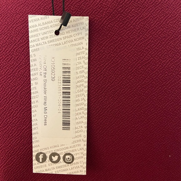 Off shoulder wrap dress - Picture 10 of 10